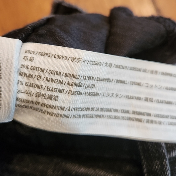 Abercrombie & Fitch Ultra High Rise Mom Jeans Distressed Washed Black Ra… - Picture 6 of 7